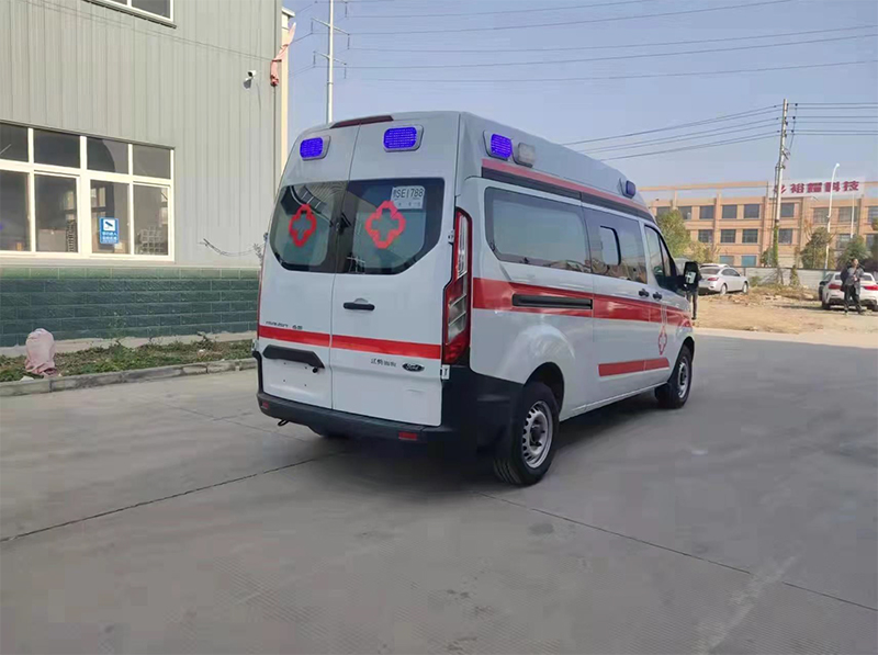 福特V362汽油自動擋監(jiān)護型救護車