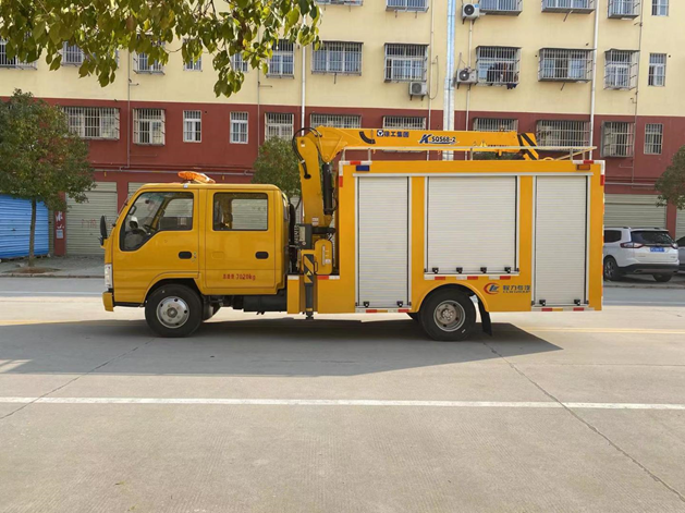 五十鈴雙排帶吊1200方排水救險車