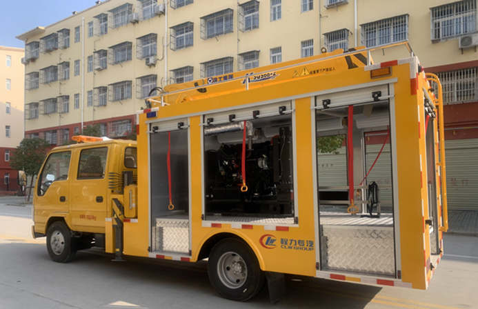 五十鈴雙排帶吊1200方排水救險車
