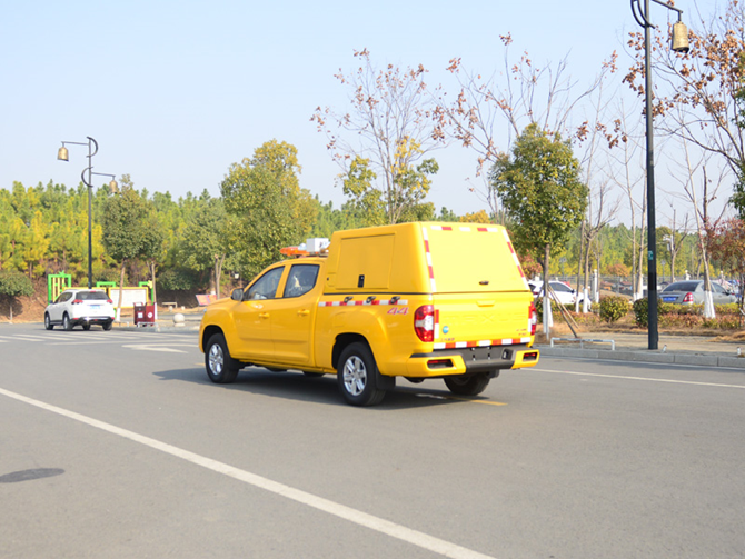 大通皮卡500方搶險(xiǎn)車