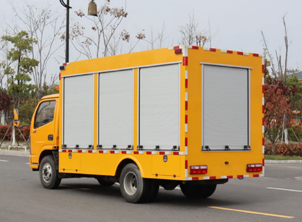 東風(fēng)小利卡500方救險(xiǎn)車