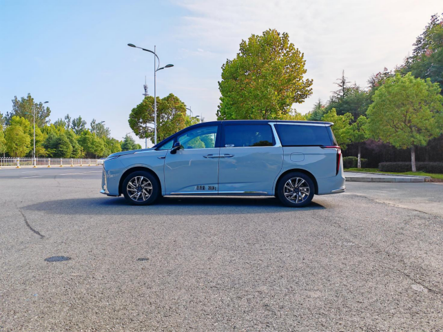 大通G90指揮車EHY5032XZHS6QT